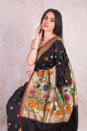 Floral border Benarasi saree E9_133