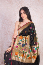 Floral border Benarasi saree E9_133